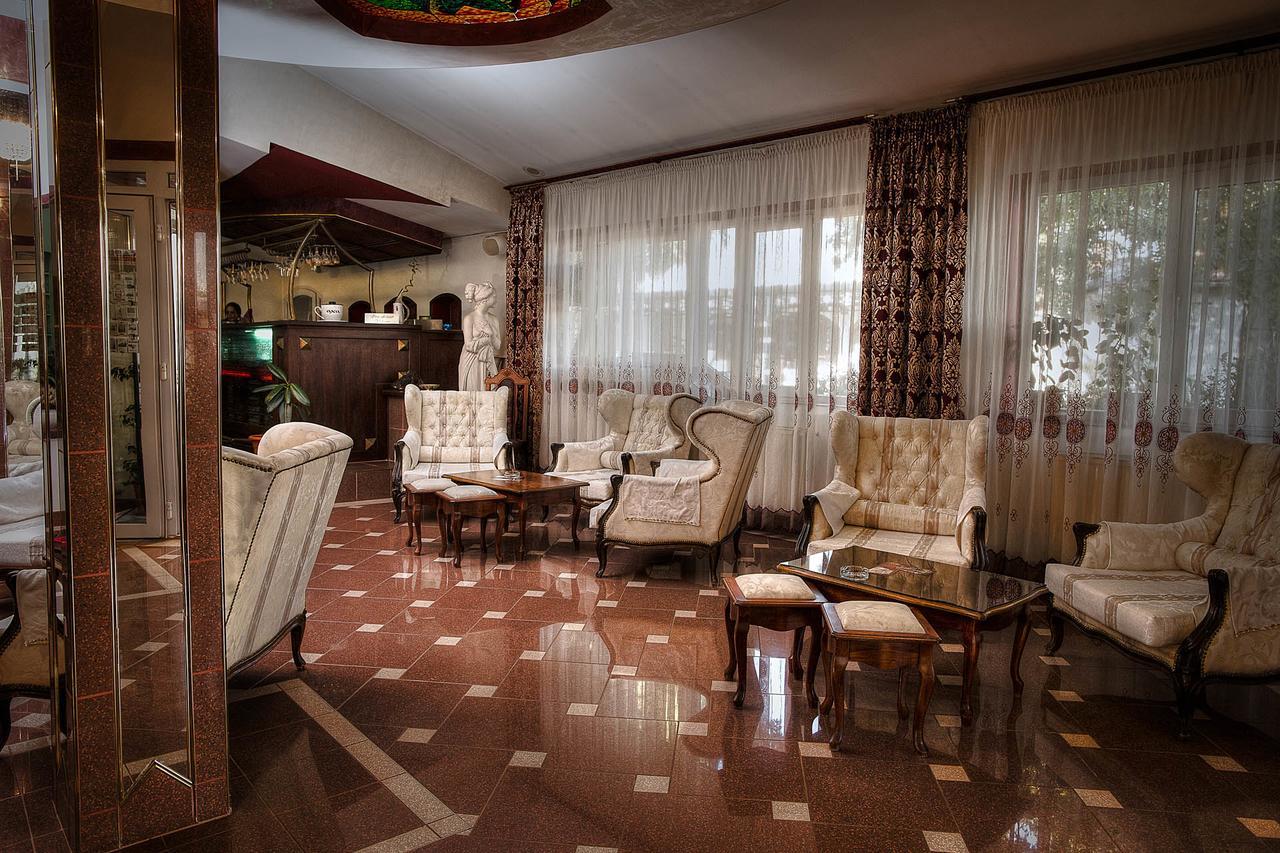 Hotel Roco Izvin エクステリア 写真