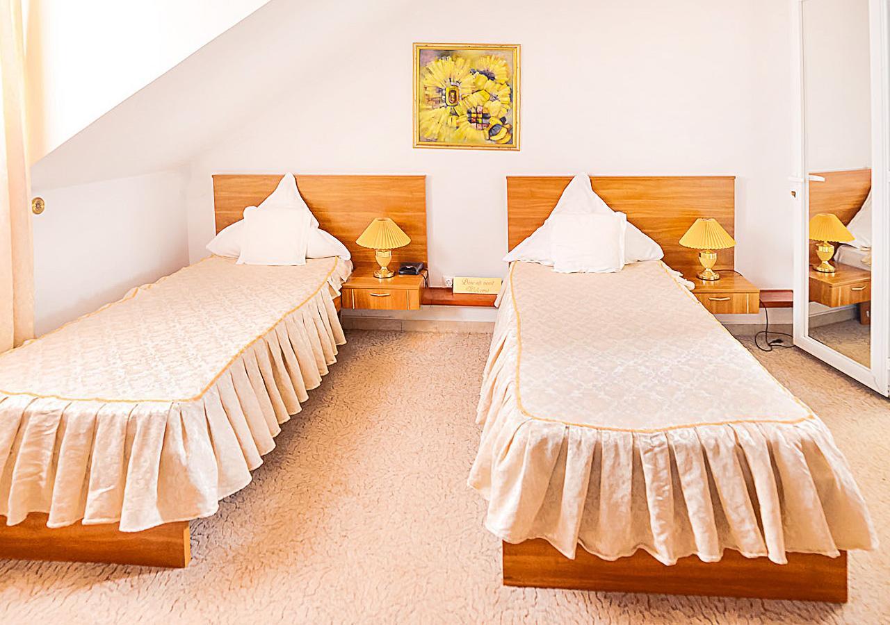 Hotel Roco Izvin エクステリア 写真