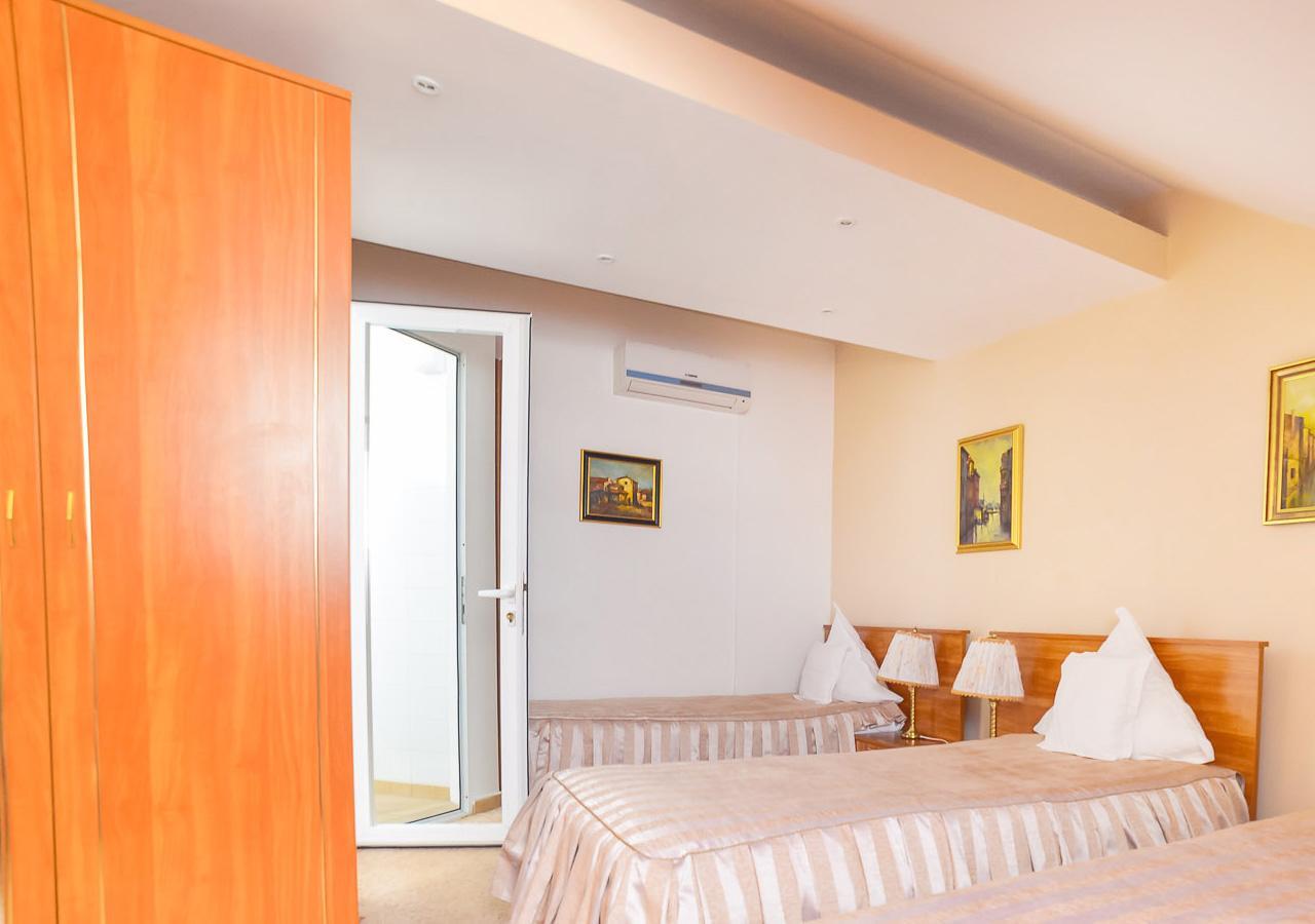Hotel Roco Izvin エクステリア 写真