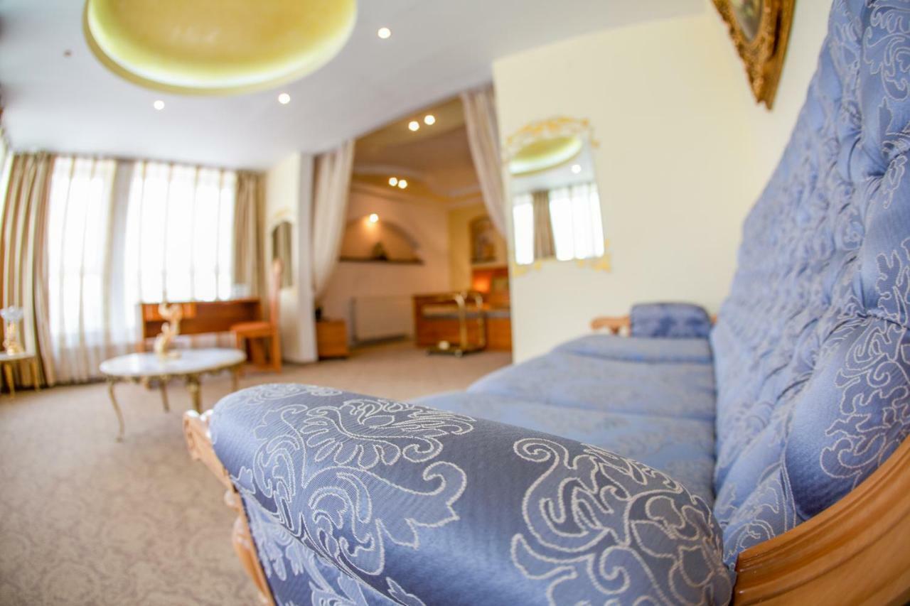 Hotel Roco Izvin エクステリア 写真