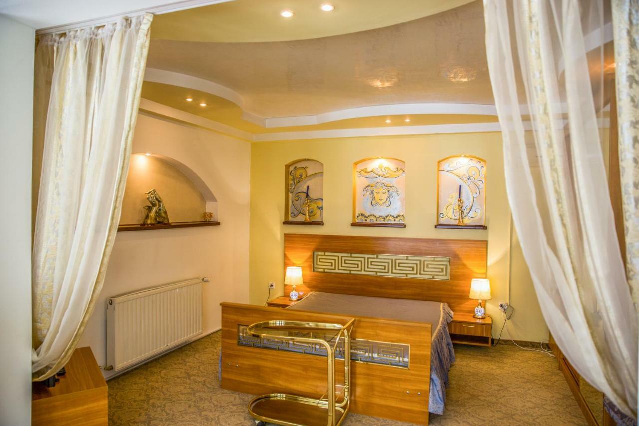 Hotel Roco Izvin エクステリア 写真