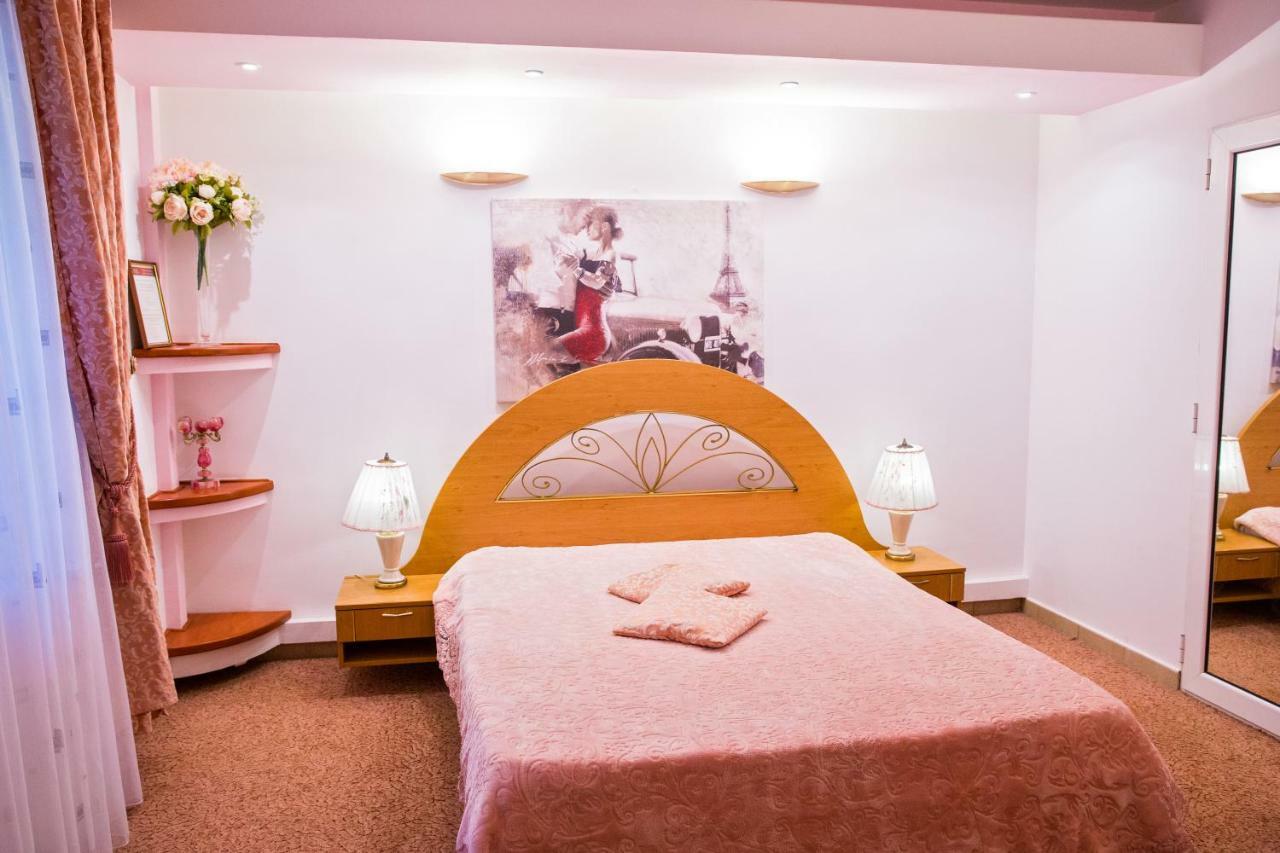 Hotel Roco Izvin エクステリア 写真