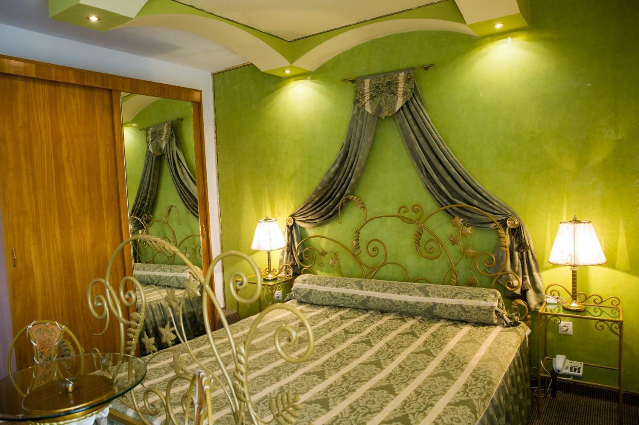 Hotel Roco Izvin エクステリア 写真