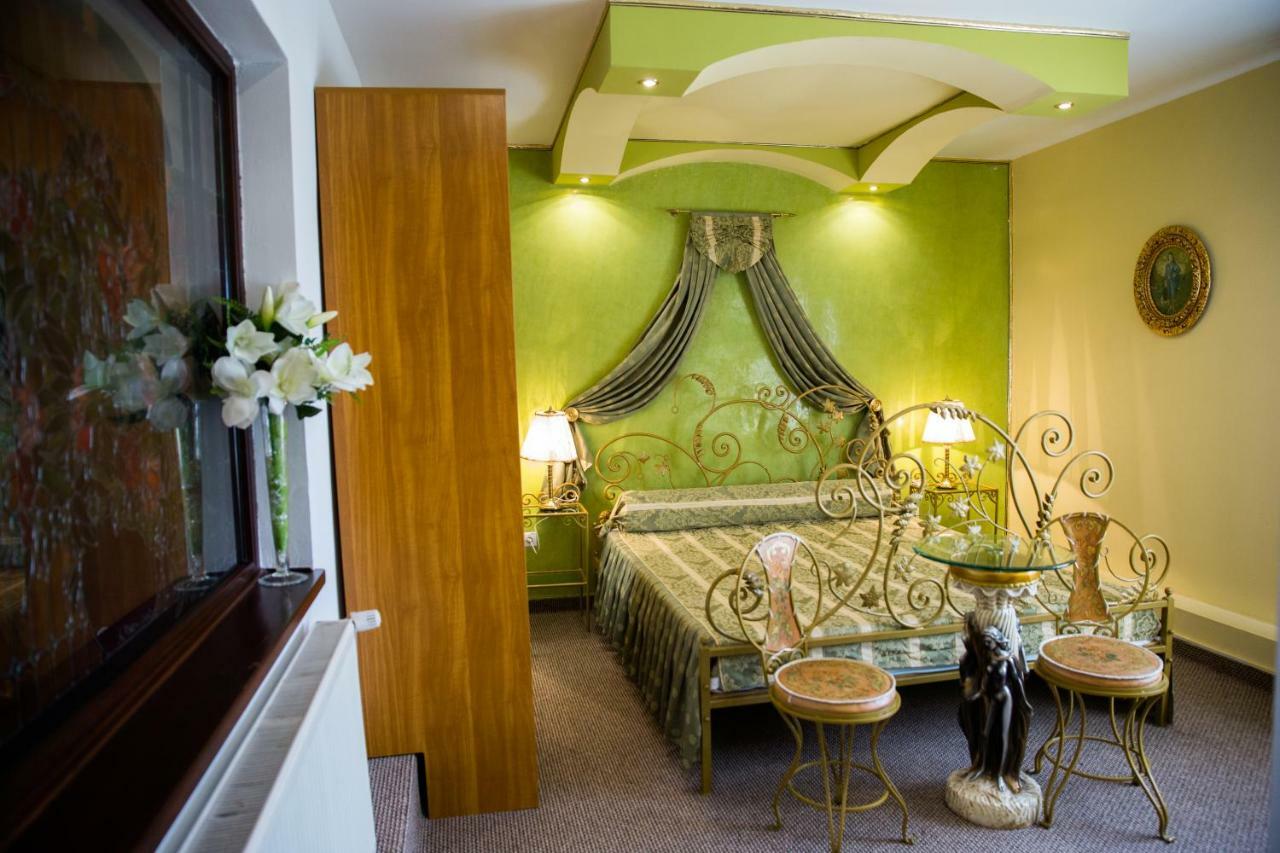 Hotel Roco Izvin エクステリア 写真