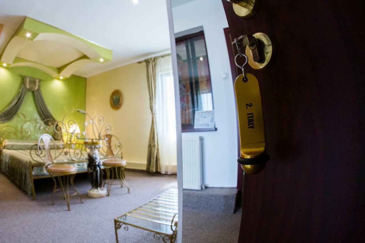 Hotel Roco Izvin エクステリア 写真