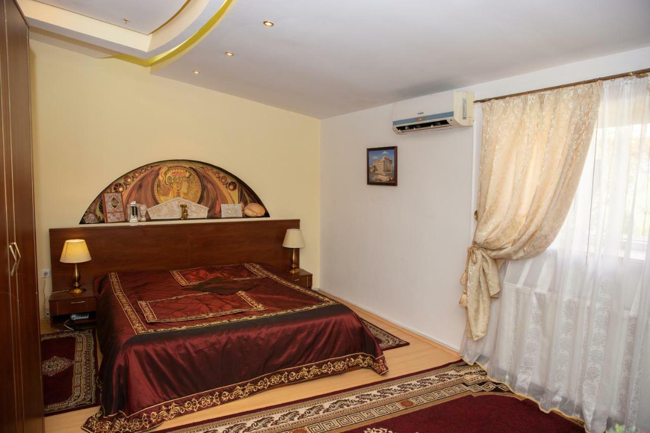 Hotel Roco Izvin エクステリア 写真
